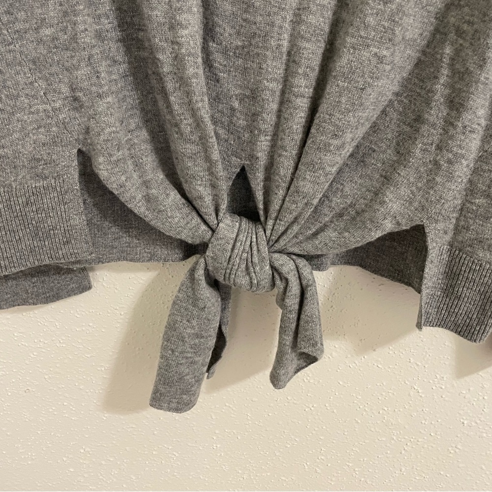 Frame Grey Front Knot Wool and Cashmere Sweater - Picture 4 of 10